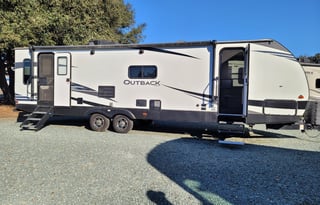 Ward's Cozy RV Rental