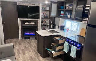 Sea-Beez Glamper: Like New! 2020 RV Rental