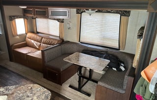 Conrad’s kid & pet friendly fifth wheel
