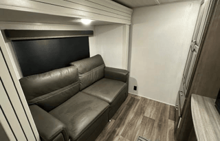 "Hill Country Cougar" Keystone Cougar 368MBI