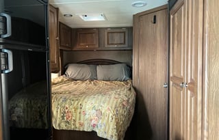 2015 Coachmen RV Leprechaun 220 QB
