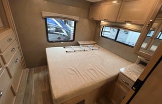 "Bisbee" Easy-Drive Class C Bunkhouse (PLAZ1962)