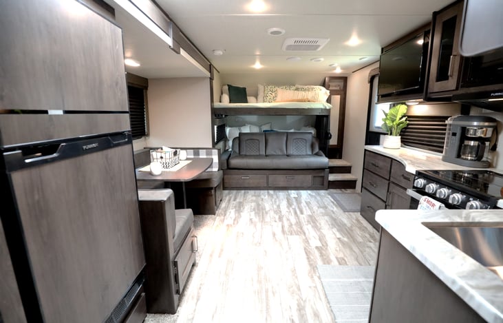 Experience "Faith" with our 2022 Grand Design Transcend Xplor 251BH located near Table Rock Lake near Branson Missouri and Lake Of The Ozarks. Thank you from us at Stone Mountain RV & Camper Rentals!
