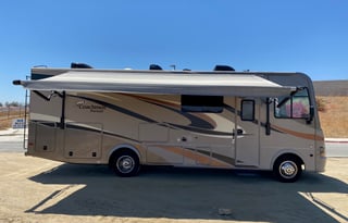 2017 Coachmen Pursuit 30 FW - NO SPECIAL DL NEEDED