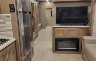 2022 Thor Motor Coach Miramar 37.1