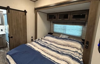 Comfy Cozy 5th Wheel!