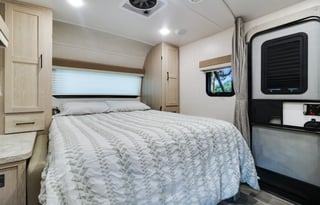 Spacious & Family Friendly Micro Lite 25 ft