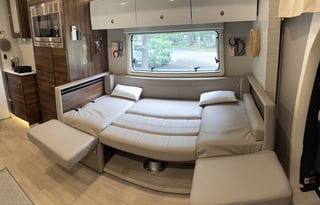 Cozy up with a View - Sprinter V6 Diesel