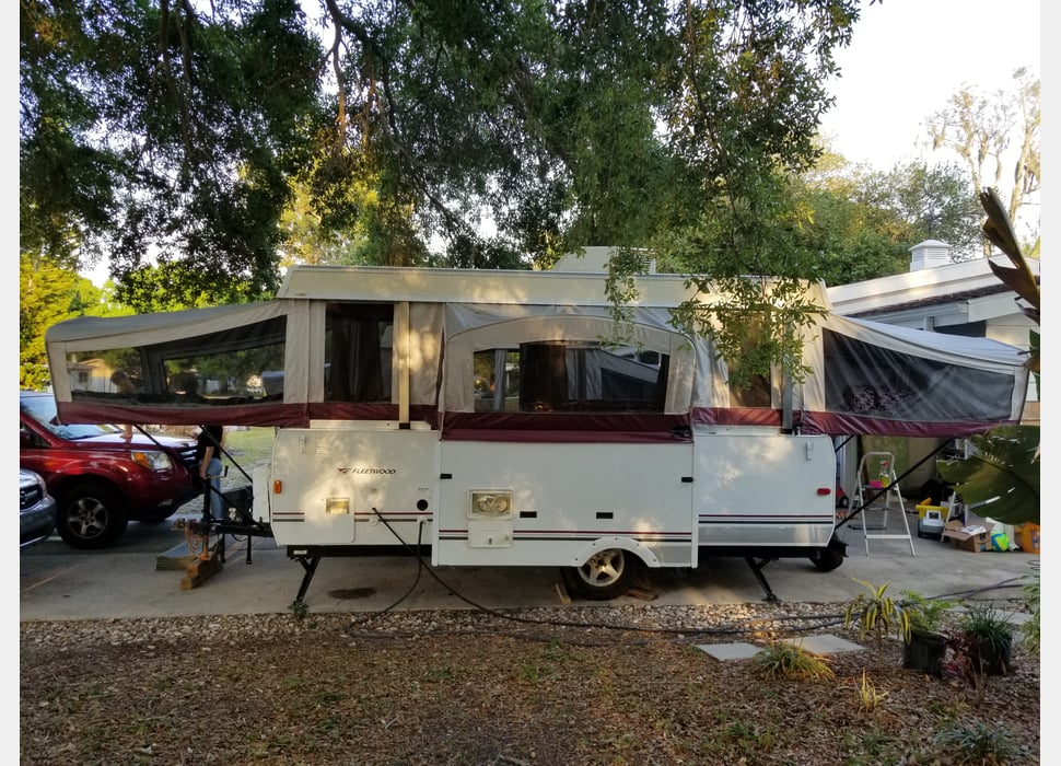Pop-up Camper rentals in Parrish