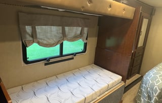 2017 Holiday Rambler Vesta 31U