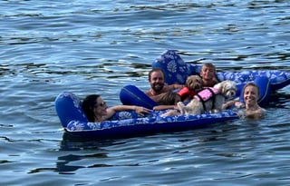 Coleman 202RD sleeps up to 4 people(delivery avl)