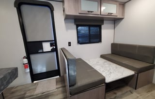 The little Oasis - Delivery Available