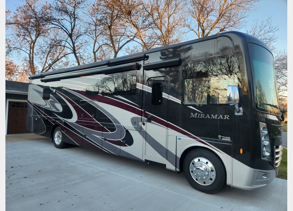 Class A Motor Home rentals in Canyon Lake