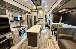 Keystone Montana High Country 385BR