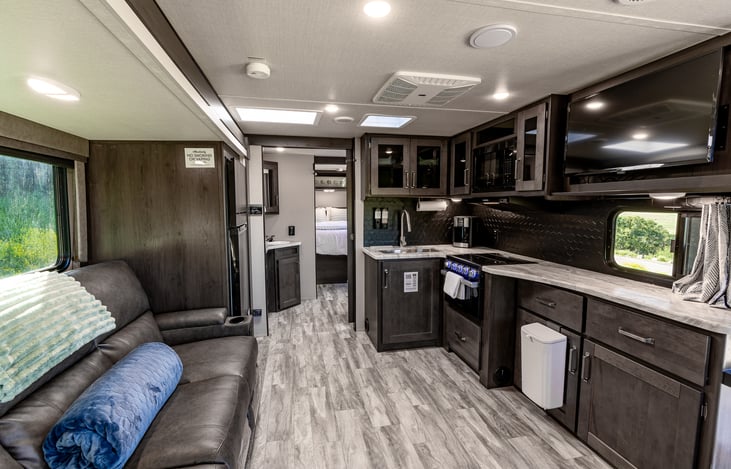 A fully stocked kitchen lets you actually enjoy making food while camping. We all love campfires, but sometimes it's just nice to have a kitchen!