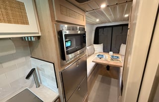 Luxe Nomad is a Luxury 2025 Sprinter 170" AWD