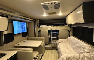 Thor Motor Coach Vegas 27.7 Class A