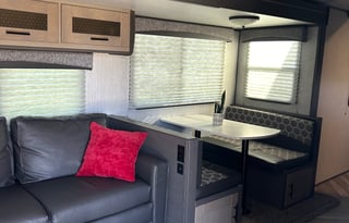 Beautiful 2020 Shadow Cruise travel trailer!