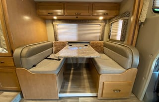 Very Clean! 2017 THOR Four Winds 24 ft. Good Size.