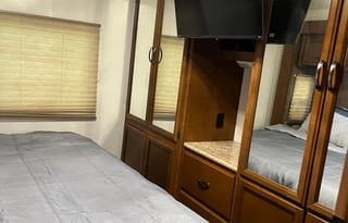 Fully Stocked Thor Ace 28 Ft Class A RV Sleeps 5