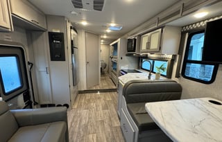 Fully Stocked, Sleeps 8, Super Clean & Comfy!