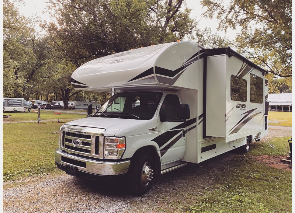 Class C Motor Home rentals in Richmond Hill