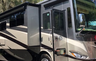 2019 Tiffin Motorhomes Phaeton 40 IH