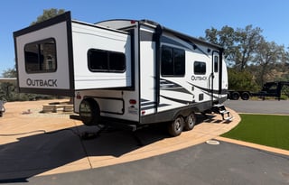 Spacious Clean 23' Outback Trailer w/slideout Bed