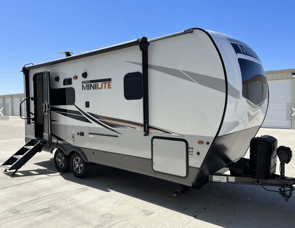 Forest River RV Rockwood Mini Lite 2205S