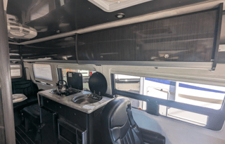 SPACIOUS 2015 Airstream