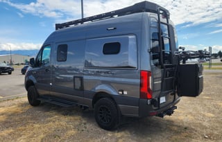 AWD All-Season "George" UNLIMITED MILES + Starlink