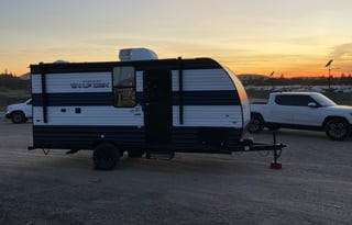 ***Brand New**Wolf Den Light Weight Travel Trailer