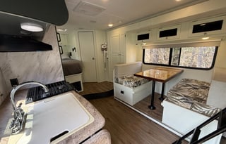 2017 Coachman Leprechaun