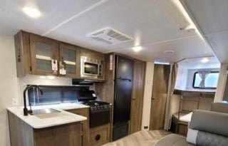 Dustin & Janelle’s Camper Rental