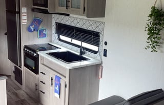 2022 Dutchmen RV Coleman Lantern LT Series 274BH