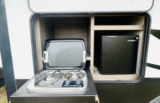 Luxury Fifth Wheel Rental | Sleeps Up to 9