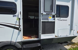 2014 Coachmen Freedom Express LTZ