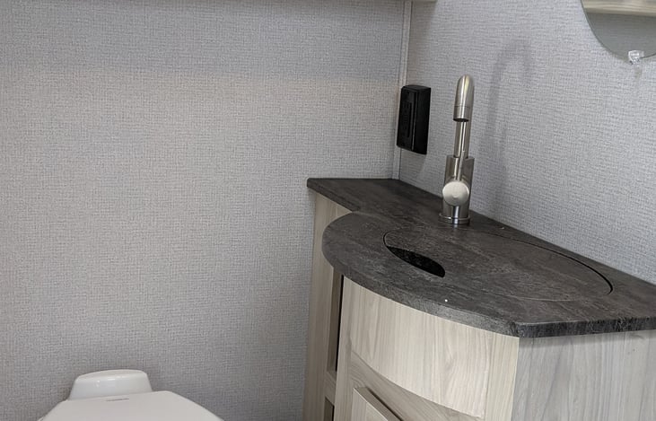 Plenty of room to wash up