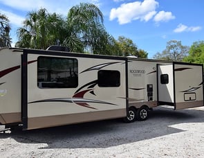 Forest River RV Rockwood Signature Ultra Lite 8335BSS