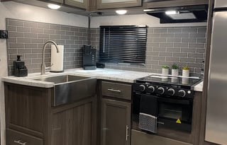 2021 Kodiak Ultra-Lite 332BHSL Huge Bunkhouse