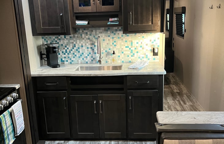 Kitchen Sink and counter space