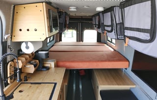 ROVENN - Mercedes Winnebago Adventure Wagon++ 70SE