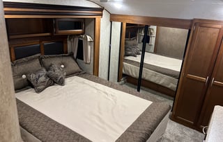 2016 Prime Time RV Crusader 380MBH