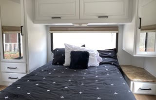 Free 200 miles/night! -  30' Thor FourWinds ClassC