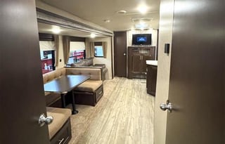 35' Cherokee Sleeps 12 with TRIPLE slide out! HUGE