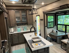 Grand Design Solitude 378MBS