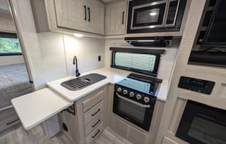 Flagstaff Micro Lite | Modern and cozy w/ 2 slides