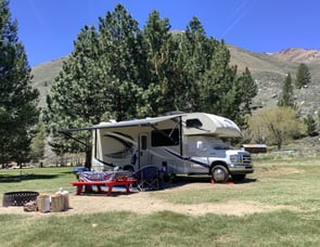 Thor Motor Coach Four Winds 26B