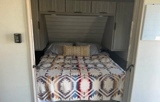 Family Adventure RV – Sleeps 8 | 2021 Keystone