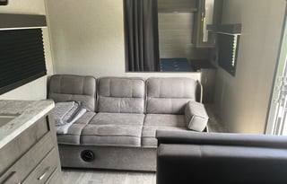 The Jay Bird's Home on the Road